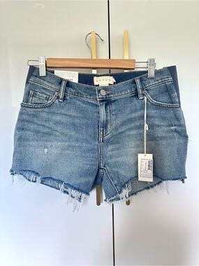 Hatch under belly relaxed fit jean shorts maternity size 26 NWT